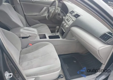 2011 Toyota Camry Le z USA, uszkodzony, nr VIN 4T4BF3EK0BR102446